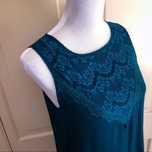 | Eyeshadow | Green lace Top
